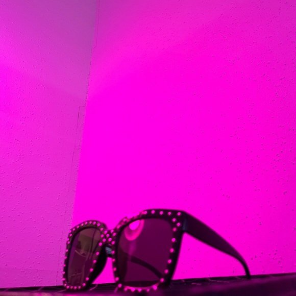 Black Barbell Shades - Picture 2 of 4